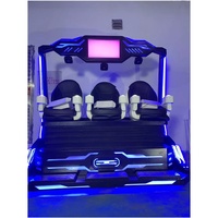 VR Chair 9D Réalité virtuelle Centre d'expérience intérieur pour 3 personnes avec construction en métal pour une utilisation dans un centre commercial Dark Spaceship