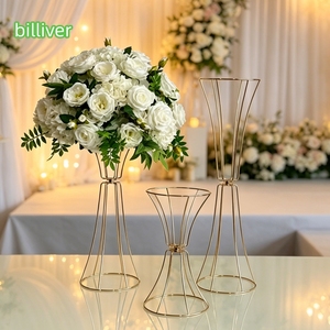 Adornos geométricos de hierro forjado con flores huecas para mesas de boda, jarrones de flores, accesorios para bodas, guías de <span class=keywords><strong>camino</strong></span> con soportes para flores. - Product Image 1