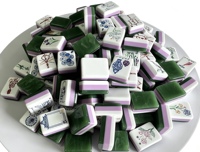 Jeu de tuiles de mahjong américain en acrylique avec logo personnalisable, 3 couches, style moderne et luxueux pour 4 joueurs, pour un divertissement personnalisé