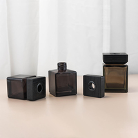 Bouteille diffuseur de parfum carrée en verre noir de 100 ml, 150 ml, 200 ml pour diffuseur à bâtonnets et parfum d'ambiance avec couvercle à vis en bois