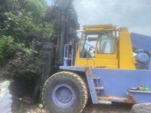 Chariot élévateur d'occasion KOMATSU FD450 pour travaux de terrassement - Offre Spéciale - Product Image 5