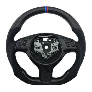 Volante de fibra de carbono perforada con franja superior tricolor, el más popular, para BMW E46. - Product Image 1