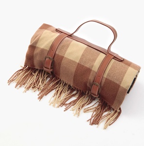 Wholesale Packable <b>Waterproof</b> Blanket Portable Camping and Hiking <b>Mat</b> <b>Outdoor</b> Picnic Blanket with Tassels - Product Image 4