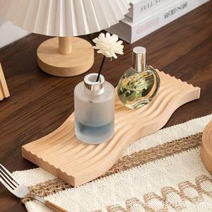 Plateaux de service en bois de hêtre, plusieurs tailles, design ondulé en bois massif, couleur naturelle, pour la dégustation du thé et la présentation des desserts - Product Image 2