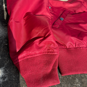 Мужская зимняя куртка-бомбер из нейлона с вышивкой логотипа на заказ, утепленная, в стиле ретро, оверсайз, красная - Product Image 3