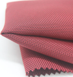 Tissu Oxford noir 600D 100% polyester avec revêtement PU pour chaussures, bottes et sacs, idéal pour l'ameublement et la confection de sacs et chaussures. - Product Image 5