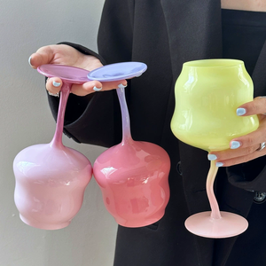 Fantaisie en forme de fleur personnalisé <span class=keywords><strong>personnalisable</strong></span> ménage en vrac torsadé tasse <span class=keywords><strong>à</strong></span> boire <span class=keywords><strong>verre</strong></span> coloré verres <span class=keywords><strong>à</strong></span> <span class=keywords><strong>vin</strong></span> gobelets - Product Image 1