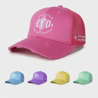 Gorra trucker de malla vintage con visera desgastada, bordado de letras lateral, bicolor, transpirable, para mujer, estilo urbano, gorra de malla personalizada