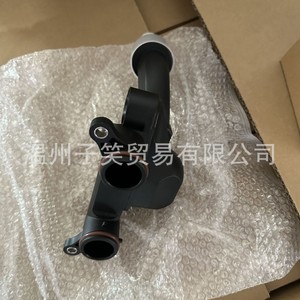 Válvula de agua de refrigeración WZZX LR100352 AJ814004 de cuatro vías para Land Rover, estructura de ángulo de temperatura normal - Product Image 1