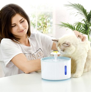 <span class=keywords><strong>Fontaine</strong></span> <span class=keywords><strong>à</strong></span> <span class=keywords><strong>eau</strong></span> automatique en acier inoxydable pour <span class=keywords><strong>chat</strong></span> avec mangeoire intelligente pour animaux de compagnie pour une utilisation en extérieur comprend des filtres <span class=keywords><strong>à</strong></span> boire - Product Image 2