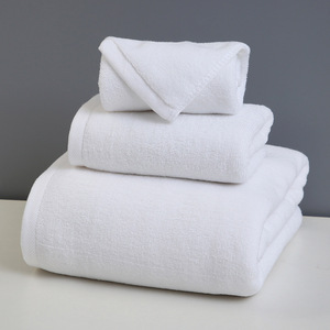 Serviettes <span class=keywords><strong>de</strong></span> <span class=keywords><strong>bain</strong></span> <span class=keywords><strong>de</strong></span> qualité hôtelière blanc Ensembles <span class=keywords><strong>de</strong></span> serviettes avec logo personnalisé blanc 100 coton blanc pour fournisseur <span class=keywords><strong>de</strong></span> serviettes d'hôtel - Product Image 5