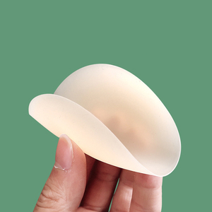 Venta al por mayor reutilizable autoadhesivo de silicona pecho pegatina Sexy pezón cubierta sujetador pegatina empanadas Pad - Product Image 3