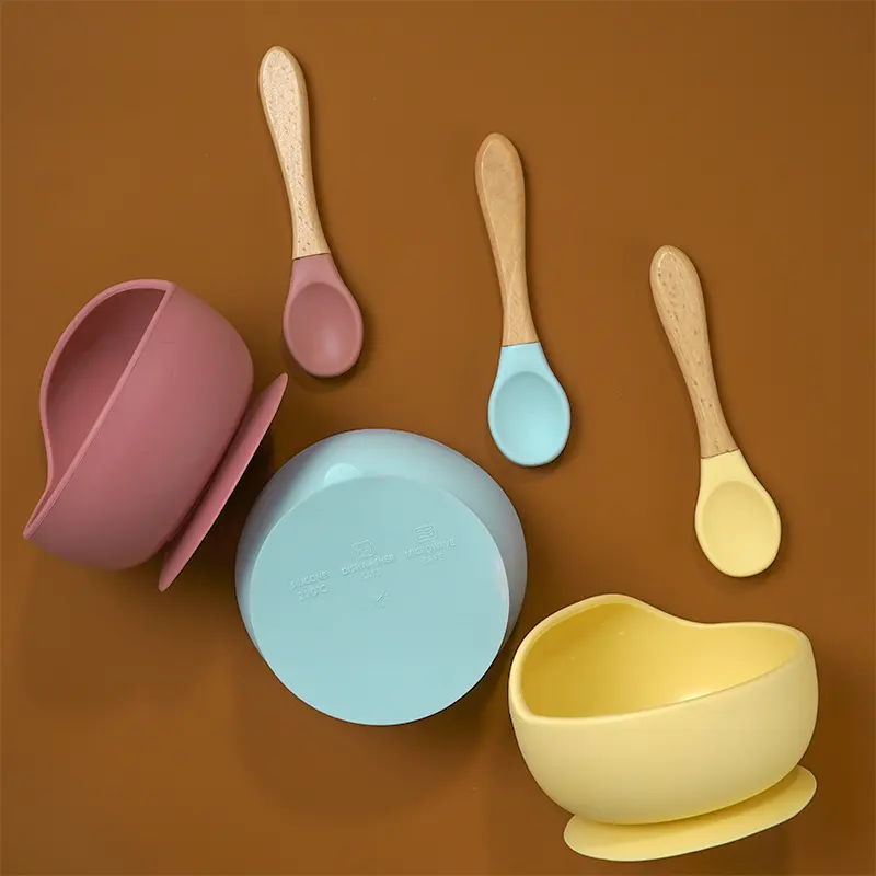 Multicolor Silicone Baby Suction Bowl Crianças Jantar Colher De Silicone Eco-friendly Com Alça De Madeira Novo Produto Silicone Bowl