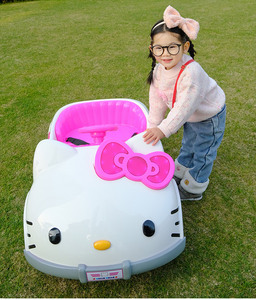 Scooter Eléctrico para Niños, Pequeño, con Diseño de Gato KT, Cuatro Ruedas, Control Remoto, Puede Sentarse y Balancearse, Lindo Auto de Juguete para Niños y Niñas - Product Image 1