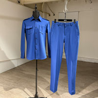 MOQ : 1 pièce |   Ensemble chemise et pantalon bleu à manches longues pour homme - Style militaire, tenue de travail décontractée avec poches pour le quotidien et les activités de plein air
