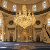Lustre en cristal de style mosquée de luxe avec finition dorée pour hall d'hôtel, palais islamique et projets architecturaux