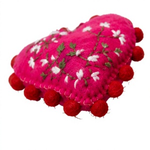 Best Himalaya Eco Friendly Handmade Wool Felt Pink Heart <b>Wall</b> Hanging Indoor <b>Christmas</b> Decoration Customized Packing Logo - Product Image 2