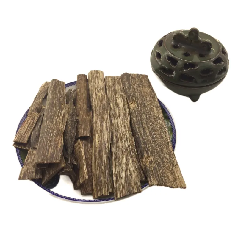 강한 향기가 나는 베트남 agarwood 플레이크 얇은 Agarwood 로그 칩 우드 우드 우드