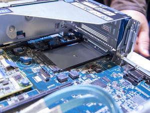 Vente directe d'usine HPE ProLiant <span class=keywords><strong>DL385</strong></span> <span class=keywords><strong>Gen10</strong></span> <span class=keywords><strong>Plus</strong></span> <span class=keywords><strong>V2</strong></span> 7642 32 Go de RAM Serveur PS <span class=keywords><strong>DL385</strong></span> <span class=keywords><strong>Gen10</strong></span> <span class=keywords><strong>Plus</strong></span> <span class=keywords><strong>V2</strong></span> - Product Image 6