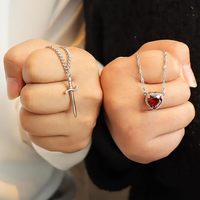 Collier superposé en acier inoxydable PVD or inoxydable en acier inoxydable Couples véritable coeur en Zircon rouge et colliers pendentifs épée de promesse pour femmes