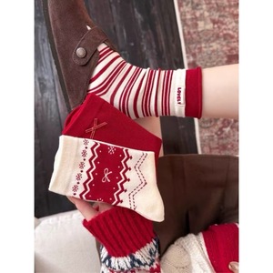 Chaussettes mi-mollet pour femmes, style Noël rayé, chaudes, épaisses, antidérapantes, mode automne-hiver, motif rouge et blanc - Product Image 1