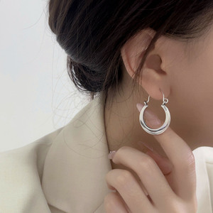 Pendientes de Aro de Plata de Ley 925 Yinruitai, Acabado Pulido, Estilo Minimalista Coreano, para Uso Diario - Product Image 3