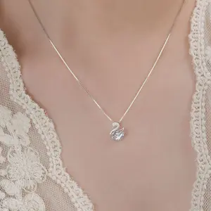 2024 Atacado De Luxo Little Diamond Zircon Swan Pingente Presente Jóias Animal 925 Sterling Silver Colares Para As Mulheres