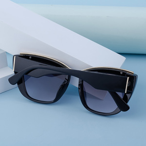 Occhiali classici occhiali da sole in metallo da donna sfusi la migliore forma di occhiali per il viso rotondo prezzo competitivo occhiali da sole quadrati Cat Eye scuri - Product Image 4