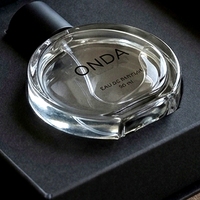 Boîte à parfum rigide réutilisable de style livre noir magnétique personnalisée avec présentation en boîte cadeau pour emballage de parfum personnalisé