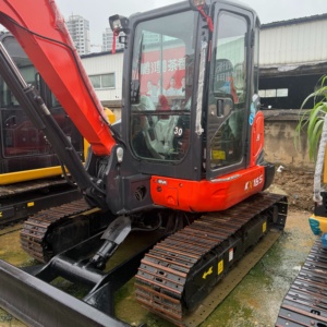 Mini-excavatrice sur chenilles Kubota KX165-5 d'occasion, 6 tonnes, d'origine japonaise, avec lame de bulldozer à rotation zéro, en bon état, à vendre. - Product Image 6