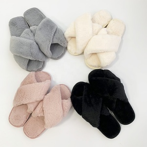 <span class=keywords><strong>Ciabatte</strong></span> da <span class=keywords><strong>Casa</strong></span> in Pelliccia Rosa per <span class=keywords><strong>Donna</strong></span>, Economiche e Personalizzabili, per Autunno e Inverno, Sandali in Pelliccia per Signore - Product Image 2