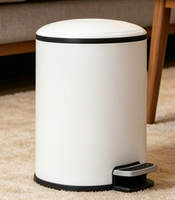 Poubelle cylindrique 5L en acier thermolaqué blanc mat avec pédale, design peu encombrant pour cuisine et salle de bain, résistante à l'eau
