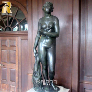 Escultura Clásica de Bronce de Mujer Desnuda para Decoración de Jardín Exterior en Venta - Product Image 4