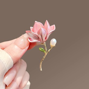 Bros Bunga Magnolia Gaya Cina Retro Berlapis Emas dengan Kristal & Rhinestone Aksesori Pernikahan Hanfu - Product Image 2