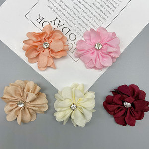 Flores de tela de gasa hechas a mano de 5 cm con diamantes de imitación para accesorios de joyería y ropa DIY - Product Image 4