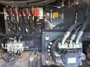 Pavimentadora de Asfalto Usada XCM RP1003T Año 2022, Tipo de Rueda RP602 Rp453L rp355 rp953 Wirtgen, en Buen Estado - Product Image 4