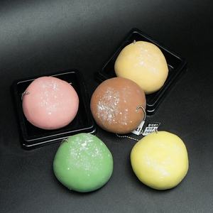 Giocattolo Morbido Profumato a Forma di Mochi, Elastico e Spremibile, con Licenza Ufficiale - Product Image 2