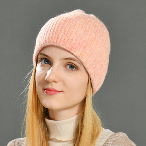 Chapeaux en laine <span class=keywords><strong>cachemire</strong></span>, unisexe, doux, chaud, fourrure de raton laveur véritable et pelucheux avec <span class=keywords><strong>pompon</strong></span>, tricoté, personnalisé, pour femmes, vente en gros, collection - Product Image 3