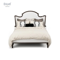 Lit rembourré EKAR Versailles Royale |   Cadre de lit en tissu capitonné classique français