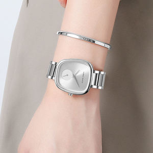 Reloj de Pulsera Cuadrado Minimalista de Alta Calidad para Mujer, Marca de Primera Línea HANNAH MARTIN, Fabricado en Acero Inoxidable con Movimiento de Cuarzo - Product Image 2