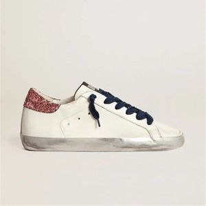Chaussures <span class=keywords><strong>Femme</strong></span> Tendance Été en Cuir Véritable Style Rétro Vieilli avec Étoiles, Semelle en Caoutchouc et Talonnette Intégrée – Grande Vente - Product Image 4