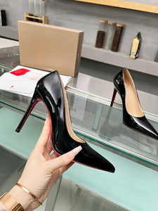 Nouvelles Escarpins Premium 2026 en Cuir Verni Nude à Bout Pointu, Talon Aiguille, Dessus Ondulé et Semelle Rouge - Product Image 6