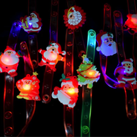Bracelets lumineux LED colorés sur le thème de Noël, bonhomme de neige, arbre, Père Noël, jouets cadeaux pour enfants, plastique ABS, faible MOQ