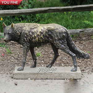 Il lupo di bronzo del giardino a grandezza naturale mangia le statue degli agnelli - Product Image 4