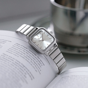 Montres pour femmes Niche Quartz : Montres carrées simples et artistiques pour femmes - Product Image 6