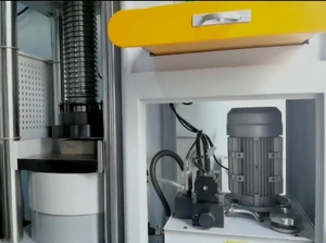 เครื่องทดสอบแรงอัดคอนกรีตไฮดรอลิกแบบคอมพิวเตอร์ รับน้ำหนักได้ 2000KN/3000KN ได้รับการรับรองมาตรฐาน CE พร้อมระบบป้องกันการโอเวอร์โหลด ขายดี - Product Image 2