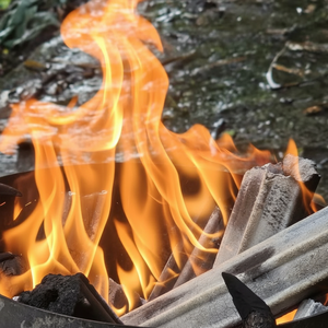 Bâton de briquettes de charbon de bois japonais 100% Eucalyptus Binchotan de qualité supérieure Charbon de bois blanc de fournisseur vietnamien - Product Image 1