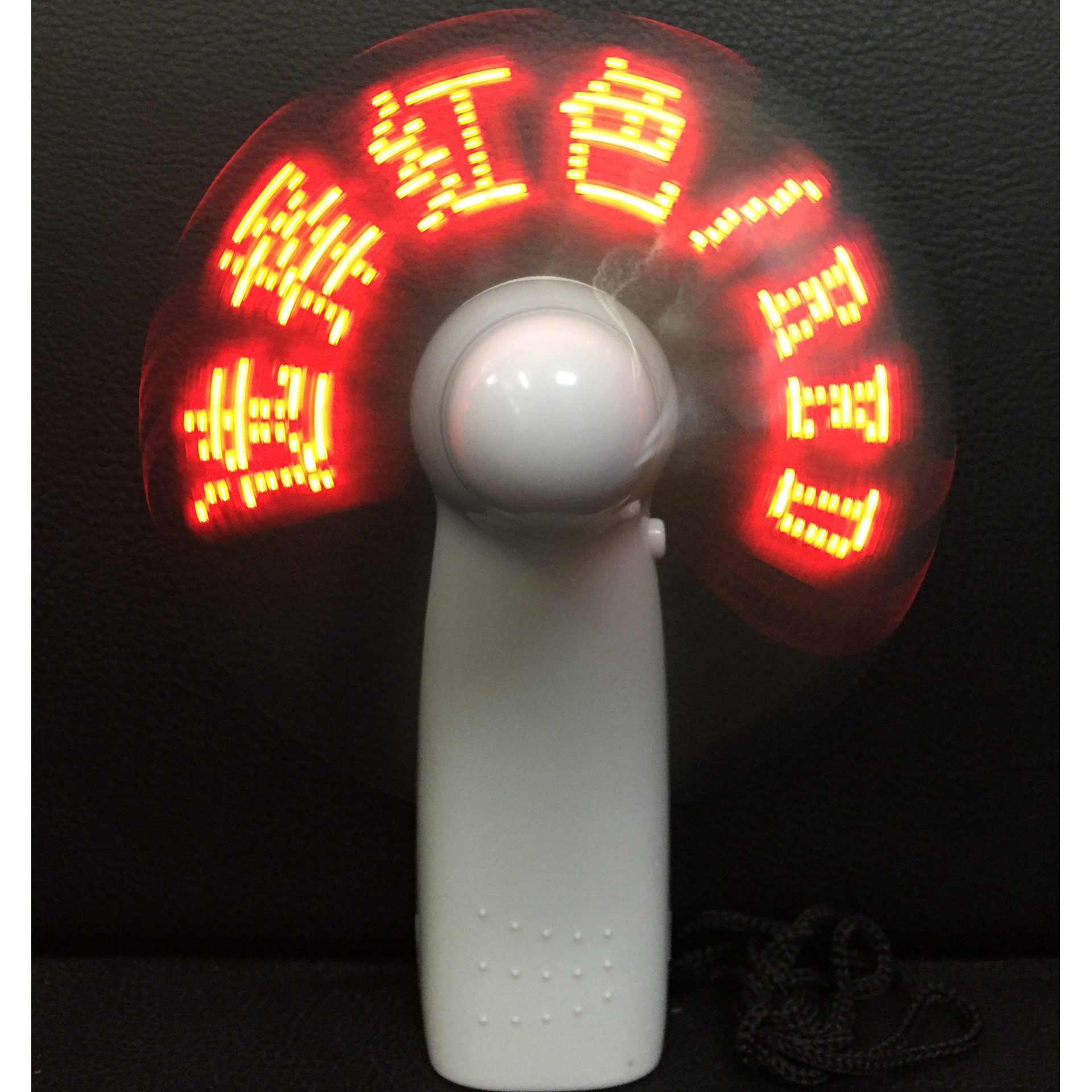 Cubierta blanca con letras rojas, se puede quemar.