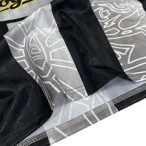 เสื้อฟุตบอลลายทางคลาสสิคแบบสั่งทำ ผ้าโพลีเอสเตอร์ พิมพ์ลาย ระบายอากาศได้ดี ทรงบ็อกซี่ โอเวอร์ไซส์ - Product Image 5