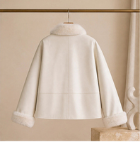 Manteau court en cuir de mouton pour femme, garni de fourrure de vison, avec poches décoratives, idéal pour le quotidien